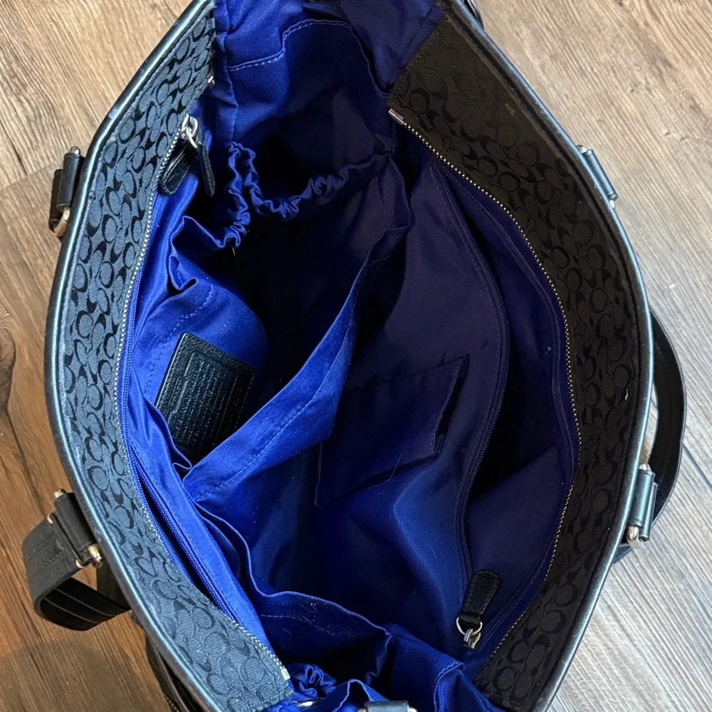 Coach Black and Cream Messenger Bag - Picture 4 of 4